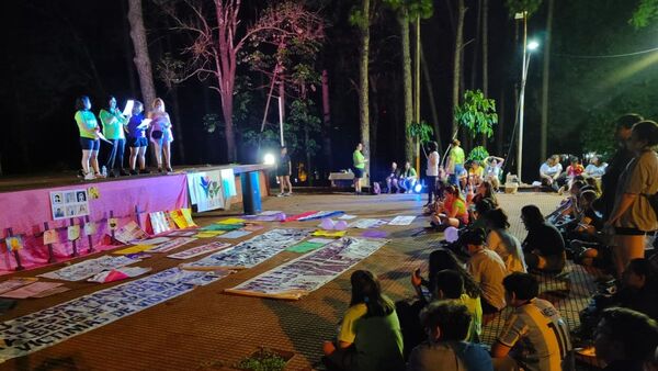 Mujeres marchan por justicia y un albergue para víctimas de violencia