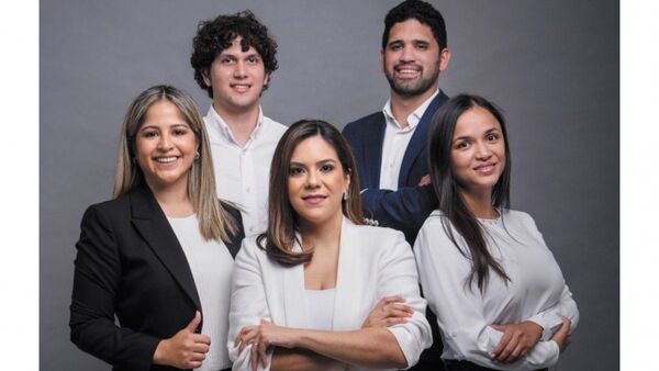 Este domingo, la pausa es política