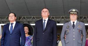 La Nación / Bolsonaro reapareció tras perder los comicios, apático y en silencio