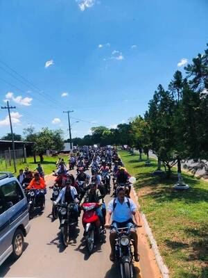 Una multitud recibió en su ciudad al paraguayo muerto en un trágico accidente en España