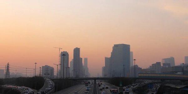 Según la OMS, el 99% de la población mundial respira aire de mala calidad