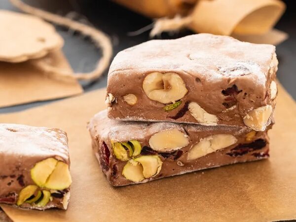 Seguís esta propuesta de Narda Lepes: turrón helado de chocolate y frutas secas - Gastronomía - ABC Color
