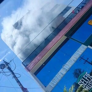 Susto en Encarnación: se registró un principio de incendio en un edificio del centro de la ciudad - Nacionales - ABC Color