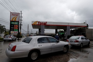 Puerto Rico reporta la primera drástica caída del precio de la gasolina en diez meses - MarketData
