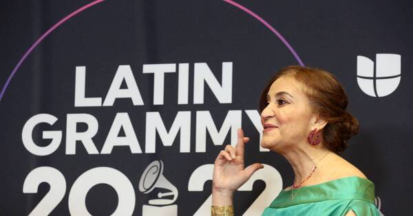 La Nación / Tras el Grammy, Berta Rojas regresa con Jeporeka