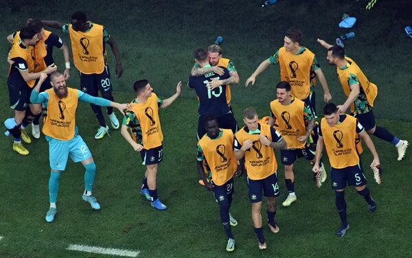 Australia vence a Túnez y toma oxígeno en el Mundial de Qatar - Fútbol - ABC Color