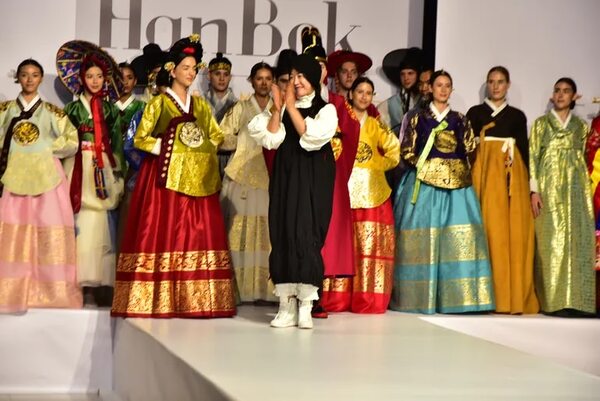 Hanbok de antes y de hoy - ABC Revista - ABC Color