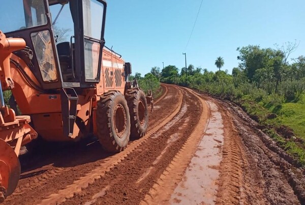 MOPC mejoró 33 tramos no pavimentados en distintos puntos del país | 1000 Noticias