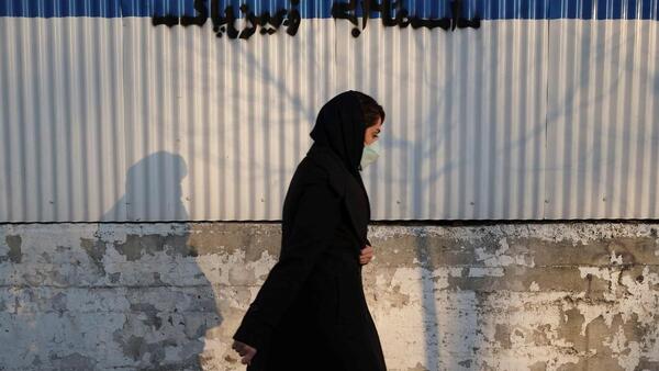 Diario HOY | Despiden al director de un banco en Irán por atender a una mujer sin velo