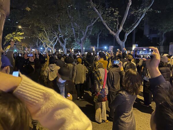 China: Se multiplican las protestas contra la política de “cero COVID” - ADN Digital