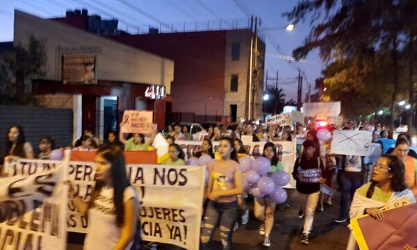Marchan por derechos humanos, justicia y un albergue para mujeres víctimas de violencia en CDE