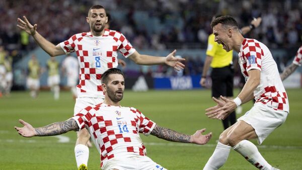 Croacia se acerca a octavos y elimina a Canadá