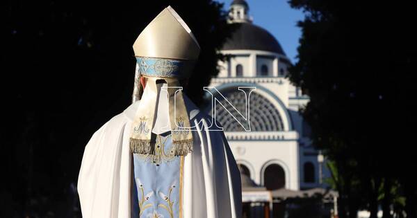 La Nación / Monseñor Ricardo Valenzuela: dejó la medicina para convertirse en sacerdote