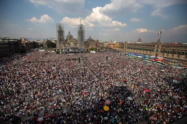 López Obrador se da un baño de masas: “El amor con amor se paga” - Mundo - ABC Color