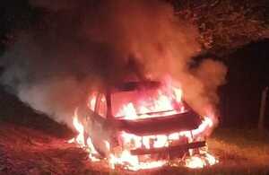 Diario HOY | Vestidos de Antidrogas raptaron a una mujer y quemaron su auto, padre debe dinero