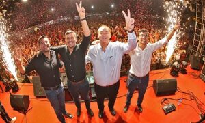 En multitudinaria fiesta con jóvenes paranaenses, Santi, Landy y RGV muestran gran apoyo popular – Diario TNPRESS