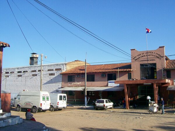 Menor intentó introducir un paquete al penal de Tacumbú - C9N