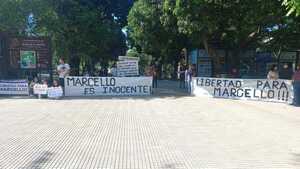 Diario HOY | Manifestantes piden libertad de Marcello Fretes, imputado por agresión a Zapag