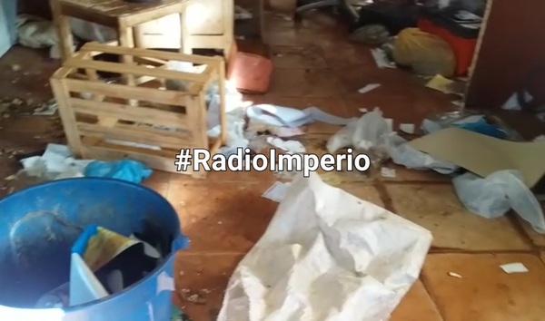 Roban y ocasionan daños en una casilla del Mercado Municipal - Radio Imperio