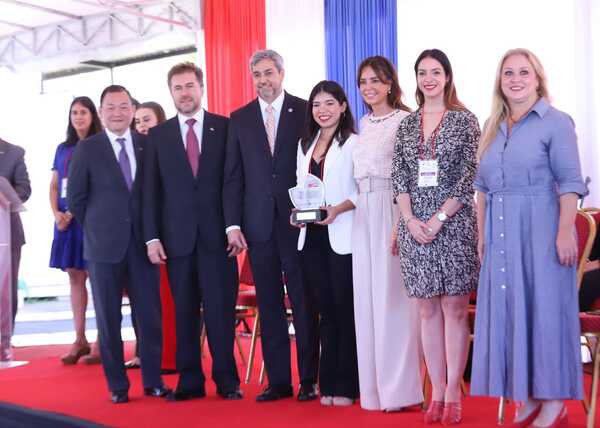 Programa de apoyo con capital semilla suma otras 300 mujeres emprendedoras beneficiadas - .::Agencia IP::.