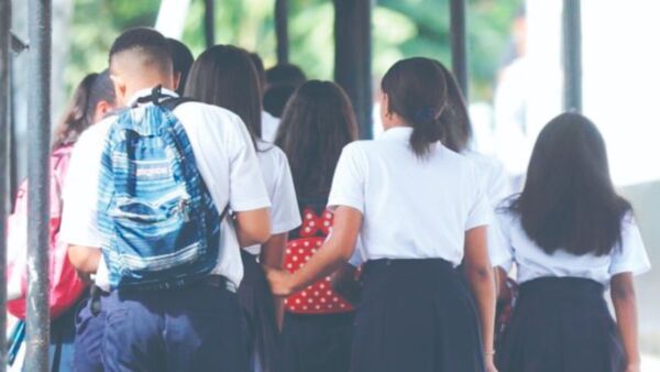 ¡Hendy!: subió la cuota del cole y padres arman guyryry
