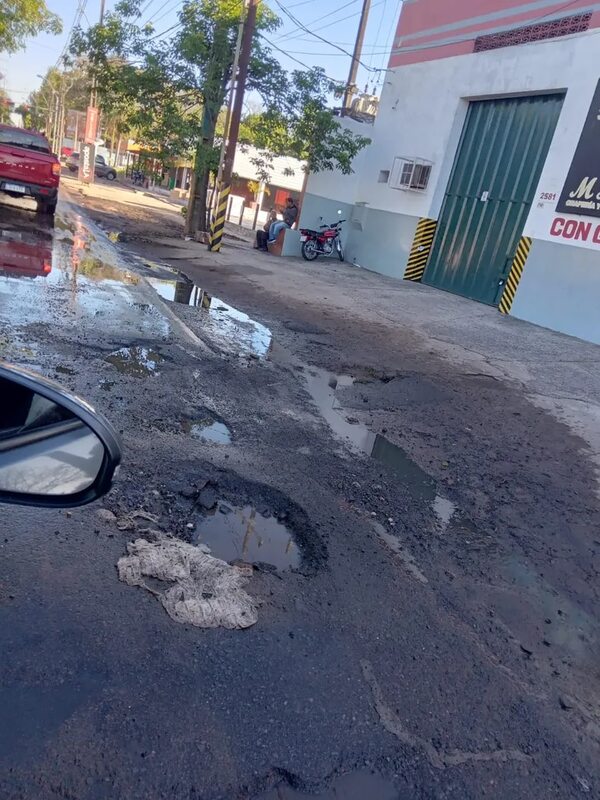 Baches vuelven a crearse en el mismo lugar - Crónicas Ciudadanas - ABC Color