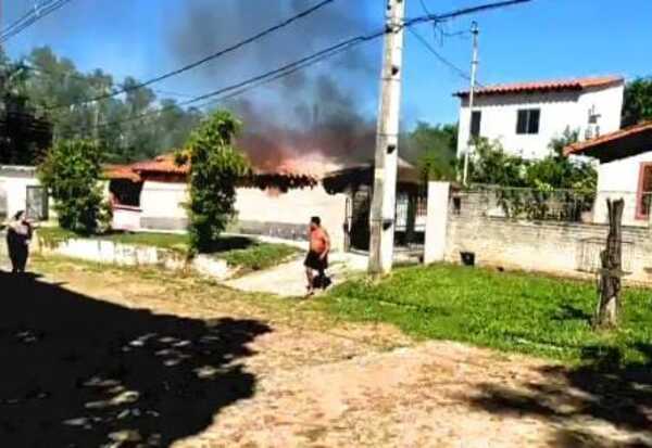 Vivienda se incendió debido a la explosión de aire acondicionado