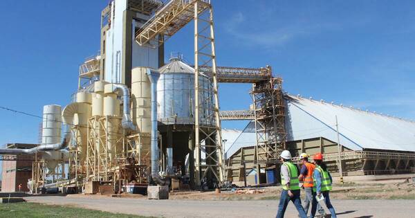 La Nación / Paraguay debe apuntar a la industrialización como modelo económico, señaló Leite