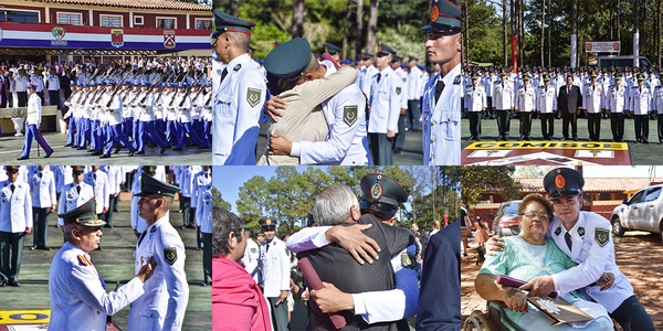 EMOTIVO ACTO DE EGRESO DE SUB OFICIALES DEL EJÉRCITO DEL COMISOE