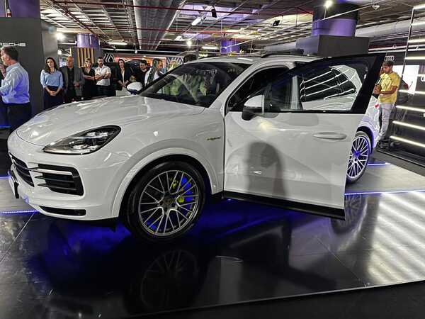 Presentaron al nuevo Porsche Cayenne e-Hybrid, la estrella del Cadam Motor Show del segmento Premium - MarketData