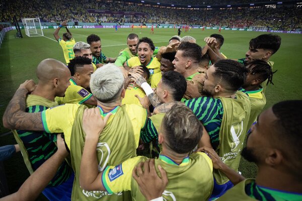 Brasil triunfa sobre Suiza y clasifica a octavos de final - trece