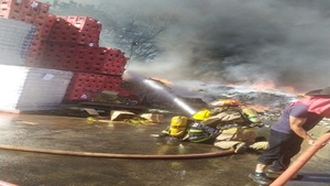 Depósito de supermercado sufre incendio de gran magnitud en Capiatá - Noticias Paraguay