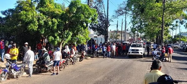 Pescadores acordaron pago con Yacyretá y levantaron medida de fuerza - Nacionales - ABC Color