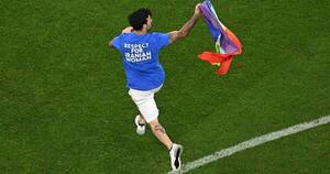 La Nación / Una bandera arcoíris, en la cancha