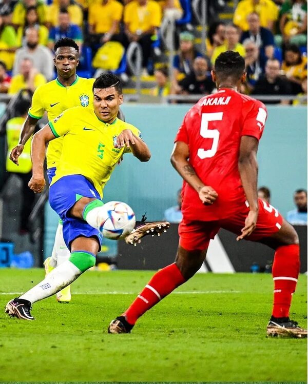 Con golazo de Casemiro, Brasil derrota a Suiza y avanza a octavos de final  - Fútbol Internacional - ABC Color