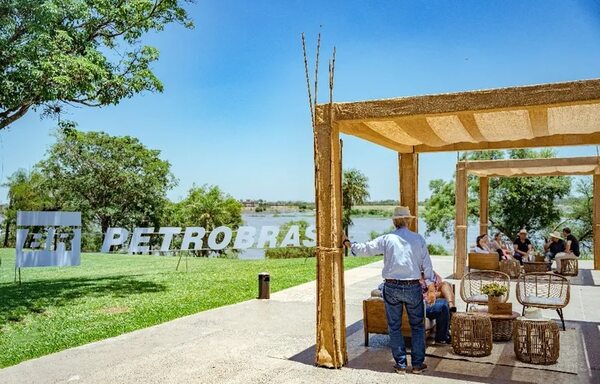 Petrobras celebra logros con sus operadores - Empresariales - ABC Color