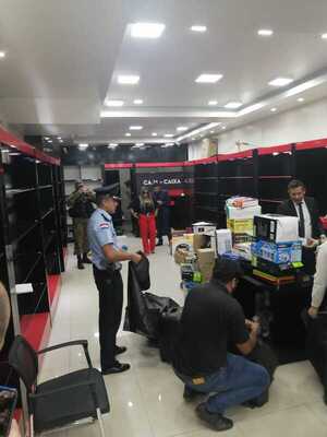 Siguen asaltos en el microcentro, gracias a vergonzosa complicidad fiscal-policial - La Clave
