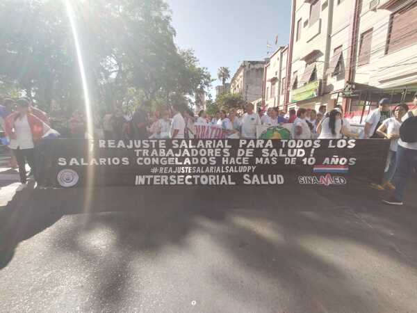 Senado analiza PGN y protestas se concentran en zona del Congreso - Unicanal