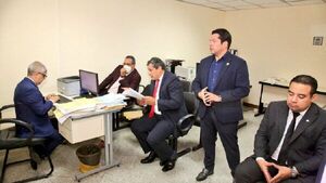 Juez otorga arresto domiciliario a Hugo Javier en causa sobre desvío de fondos   