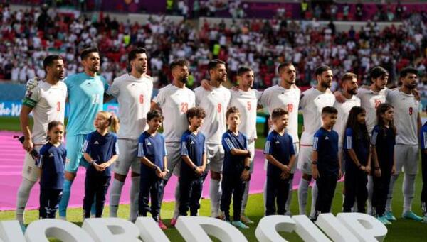 Irán amenazó a los jugadores con encarcelar o torturar a sus familiares si vuelven a protestar contra el régimen en el Mundial