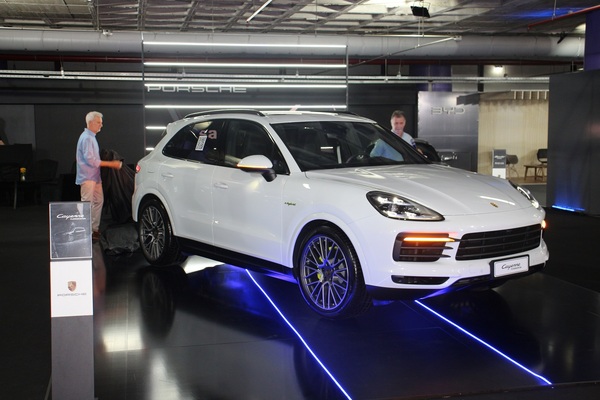 Nuevo Porsche Cayenne Platinum Edition, la estrella del Cadam Motor Show | Empresas | 5Días