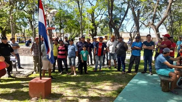 Pescadores de Pilar exigen pago de subsidio por veda - Nacionales - ABC Color