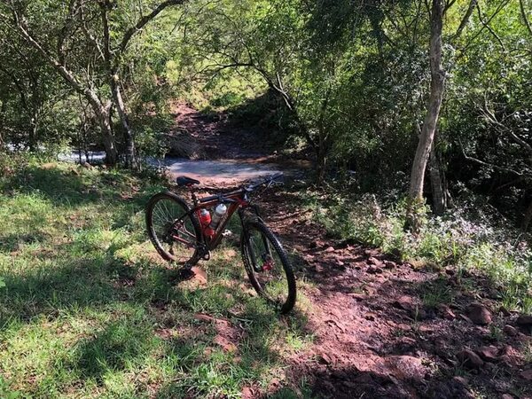 Policía sigue en busca del supuesto agresor de ciclistas - Nacionales - ABC Color