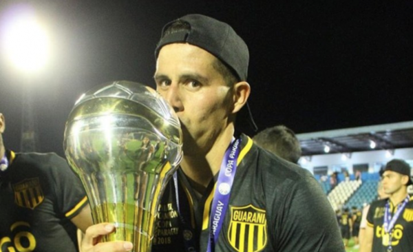 Guaraní hace oficial la salida del mediocampista Jorge Mendoza