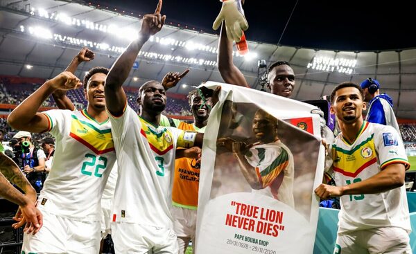 Kalidou Koulibaly clasifica a Senegal, en el nombre de Bouba Diop
