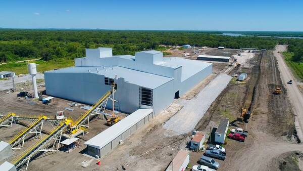 Distribuidoras de cemento visitan Cecon; comercialización comenzará el 15 de diciembre - ADN Digital