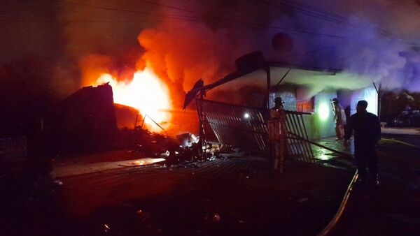 Fuego consume una vivienda y un vehículo en Ciudad del Este