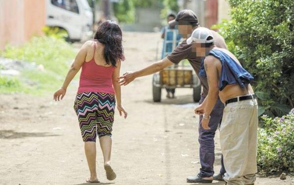 Acoso callejero: Estudian proyecto que establece multas y condenas de hasta 2 años – Prensa 5