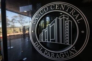 El sistema financiero paraguayo se mantiene solvente luego de simular choques extremos - Revista PLUS