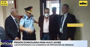 Cartista Hugo Javier comparece esposado y cumplirá prisión preventiva